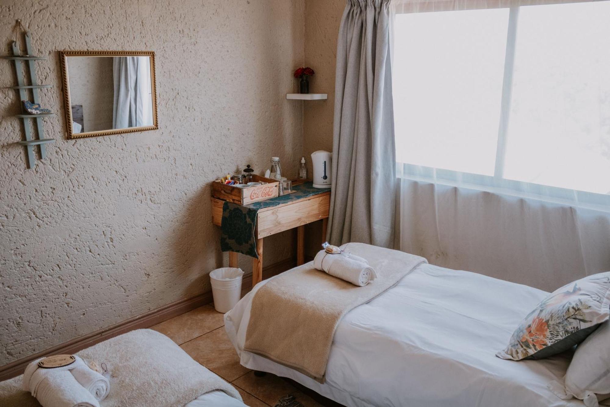 White Linen Guesthouse Tierpoort Eksteriør bilde