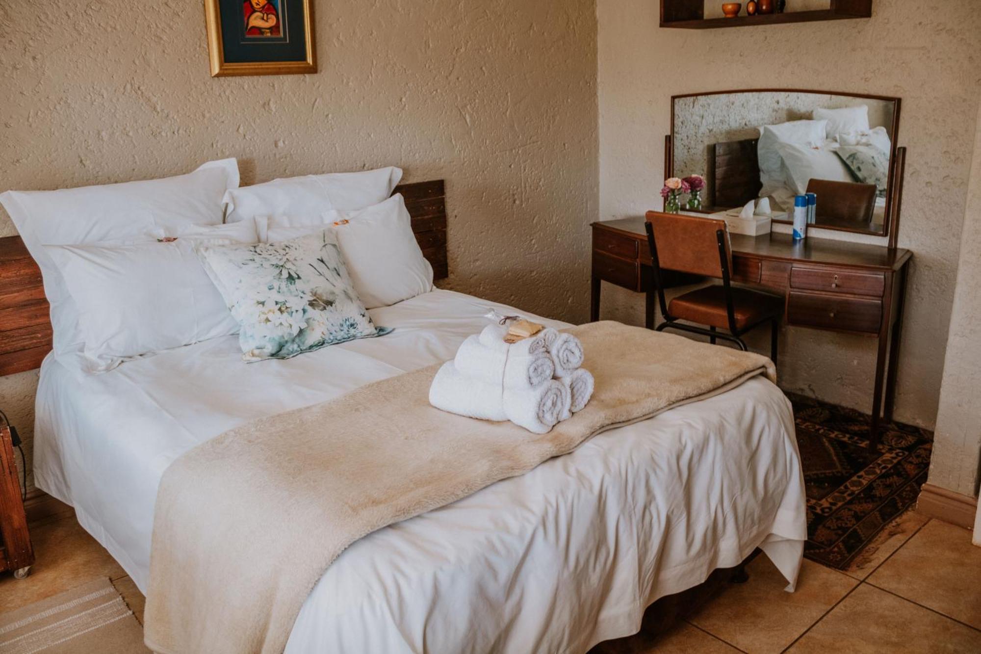 White Linen Guesthouse Tierpoort Eksteriør bilde